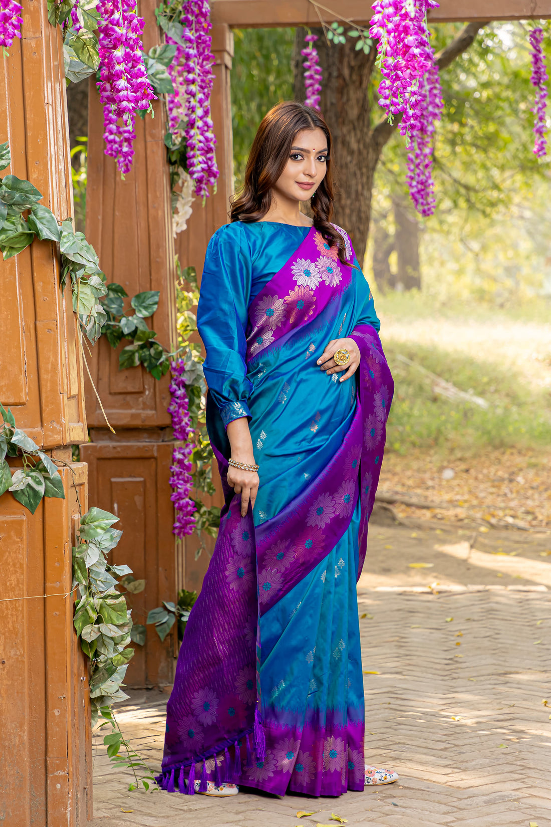 Nigar | Royal Blue Banarasi Silk Zari Weaved Saree | Banarasii